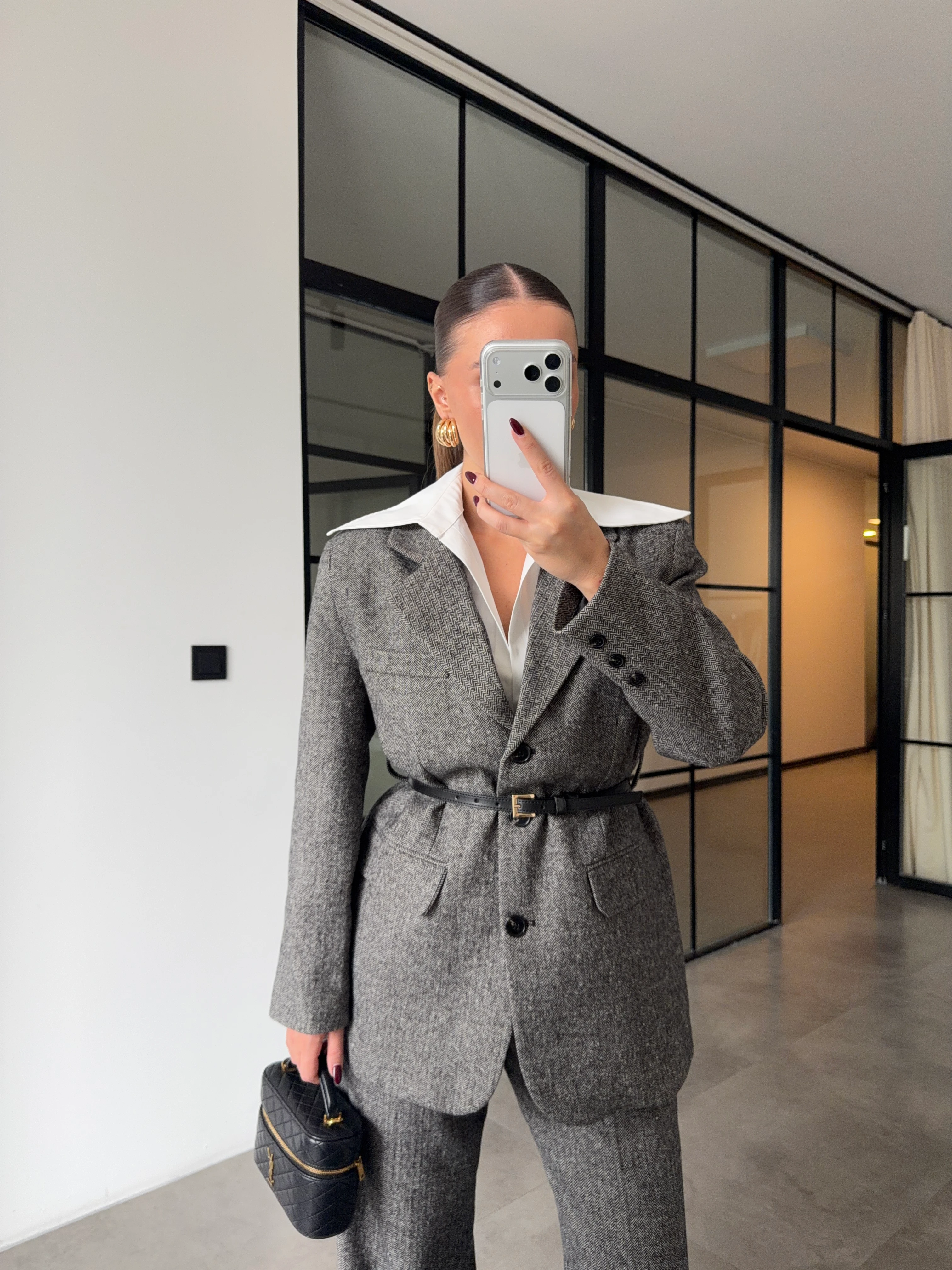 GÖMLEK YAKALI KEMERLİ KAŞE CEKET PANTOLON TAKIM