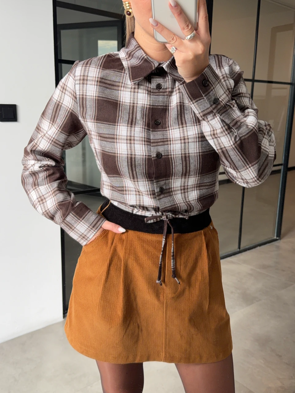 EKOSE DETAYLI KADİFE ŞORT ETEK