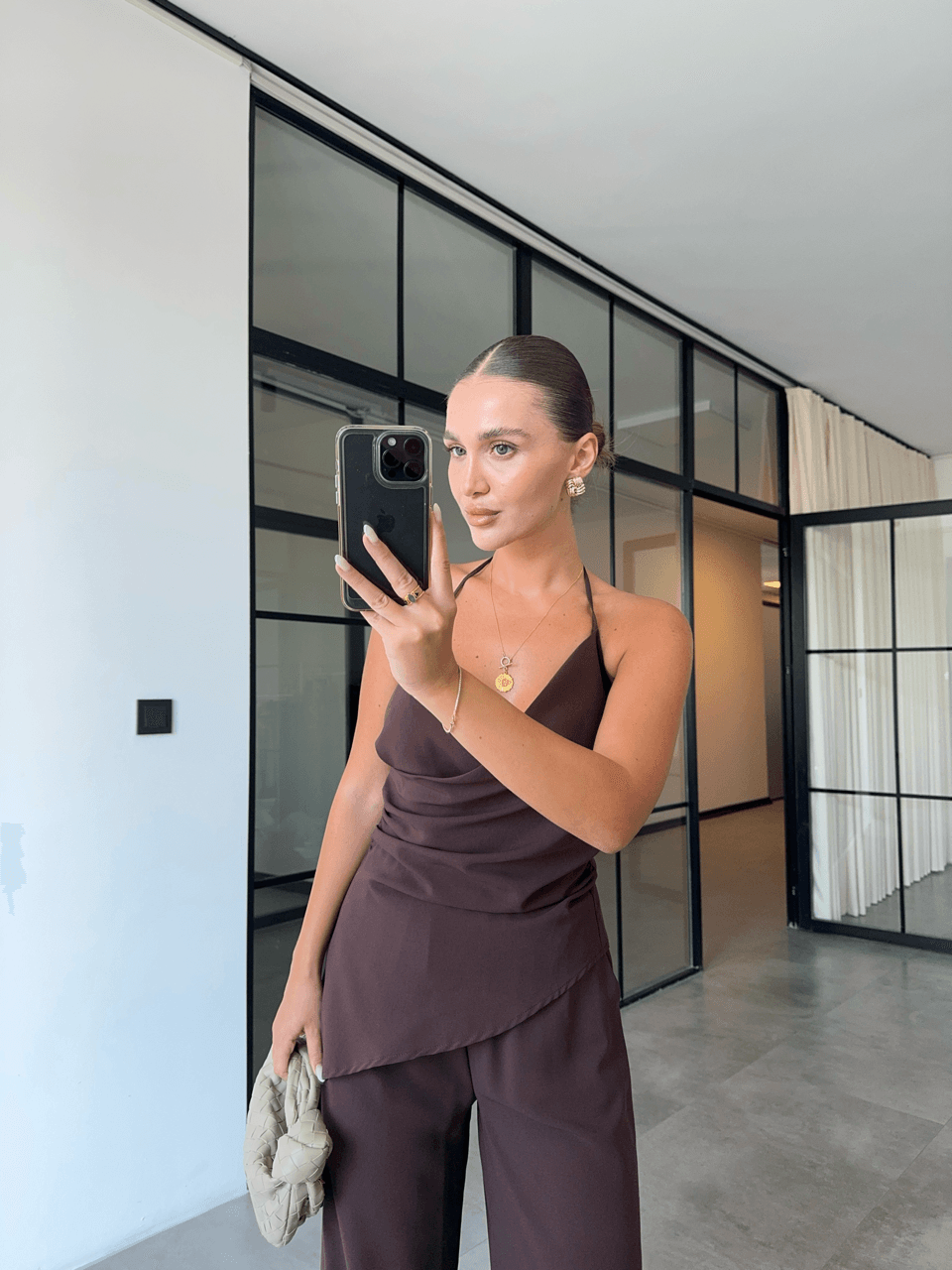 CROSSOVER ASYMMETRIC BLOUSE TROUSERS BROWN SET