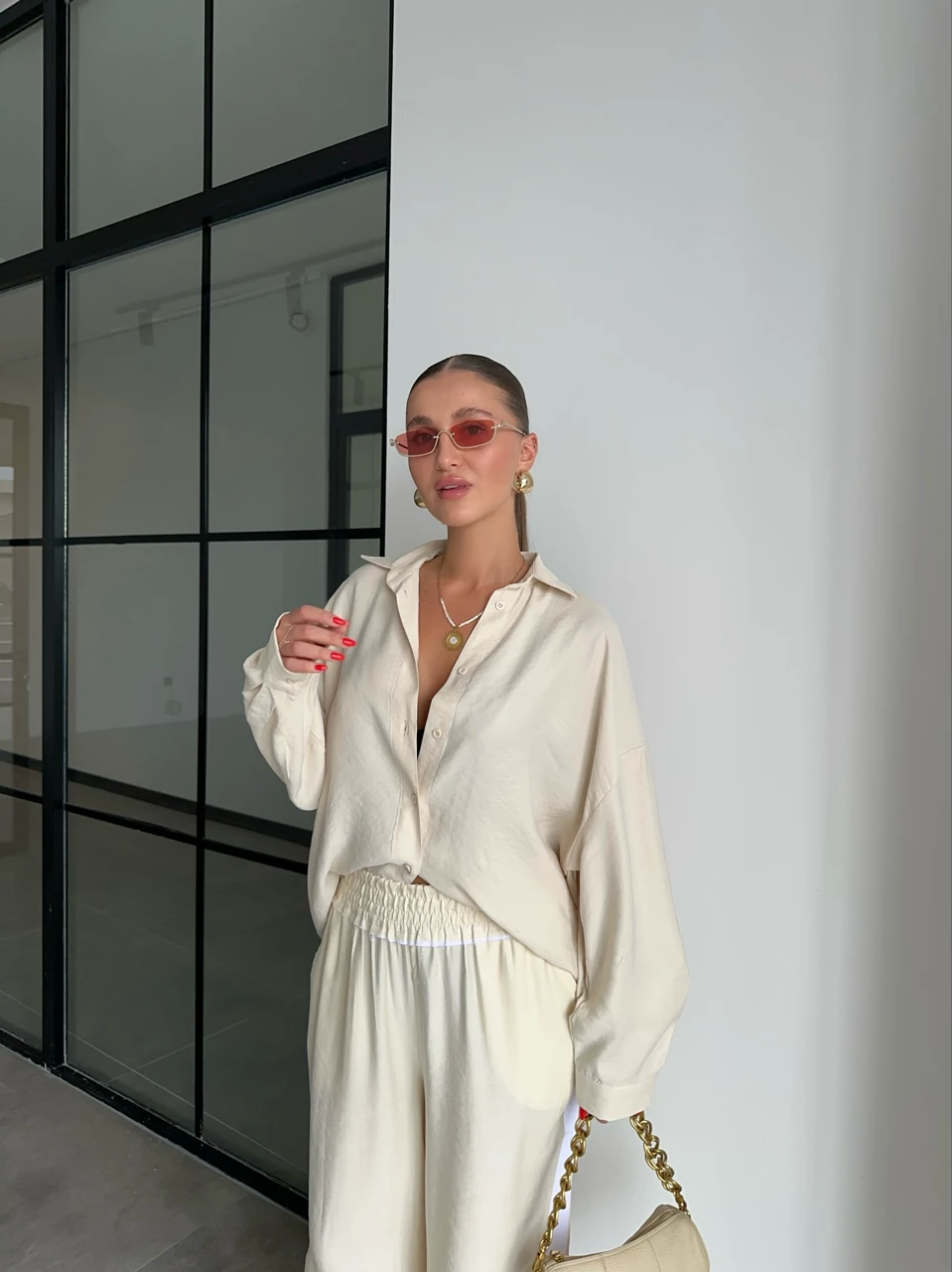 SAMPLE COMMENT SIRT BASKILI BEJ RENGİ TENSEL KUMAŞ TAKIM