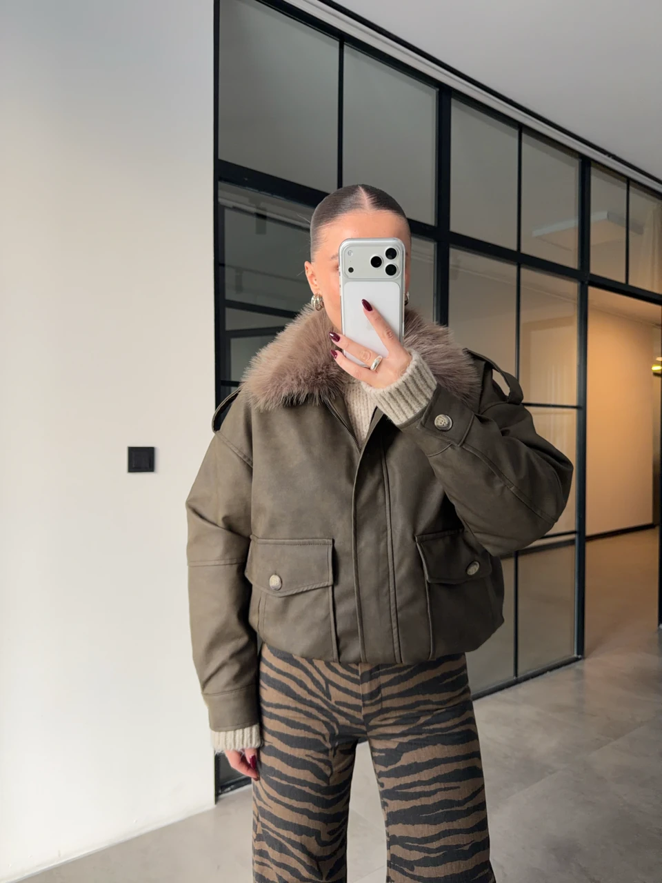 YAKASI KÜRKLÜ HAKİ DERİ MONT