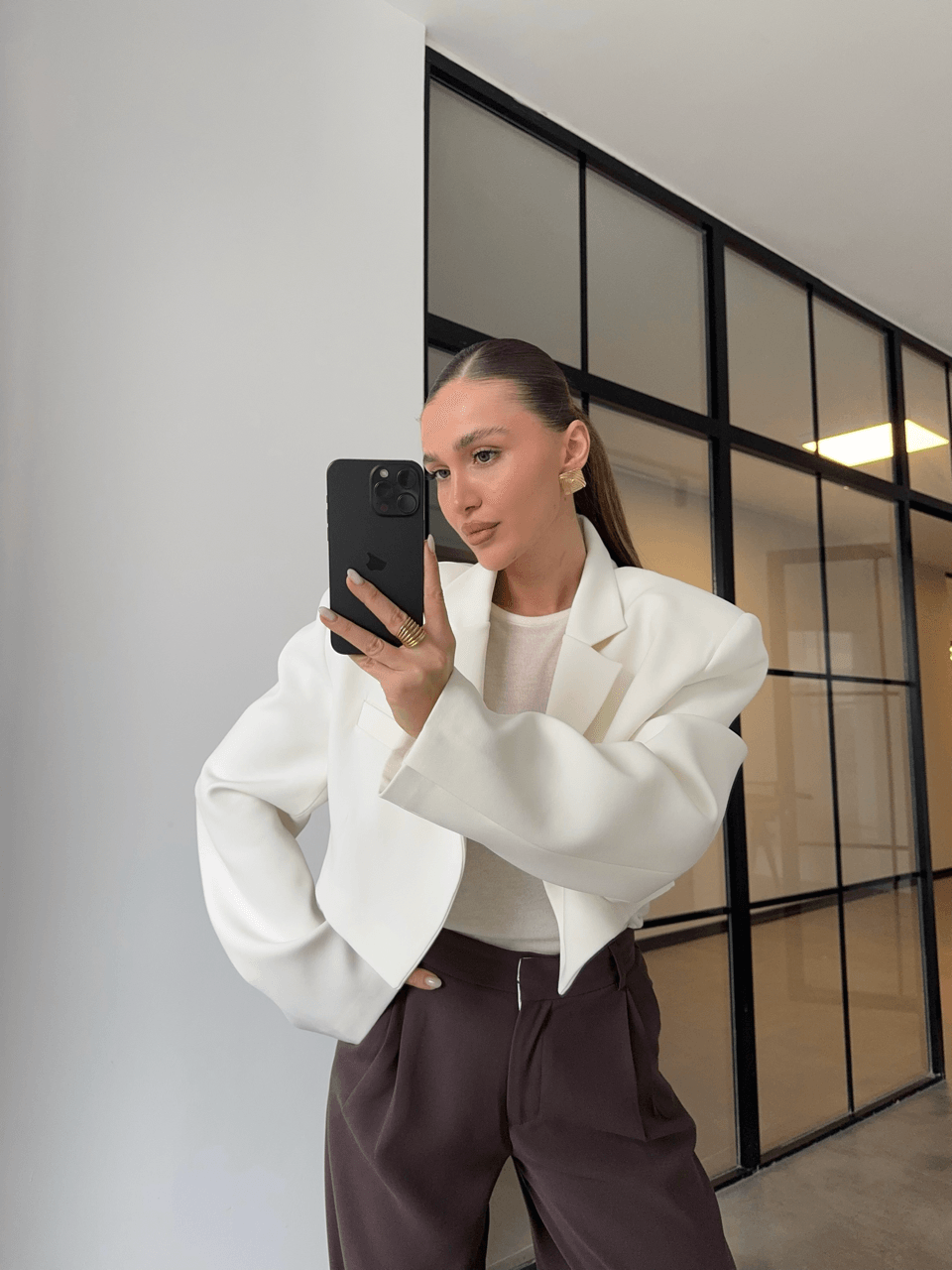 PREMİUM VATKALI EKRU CROP BLAZER