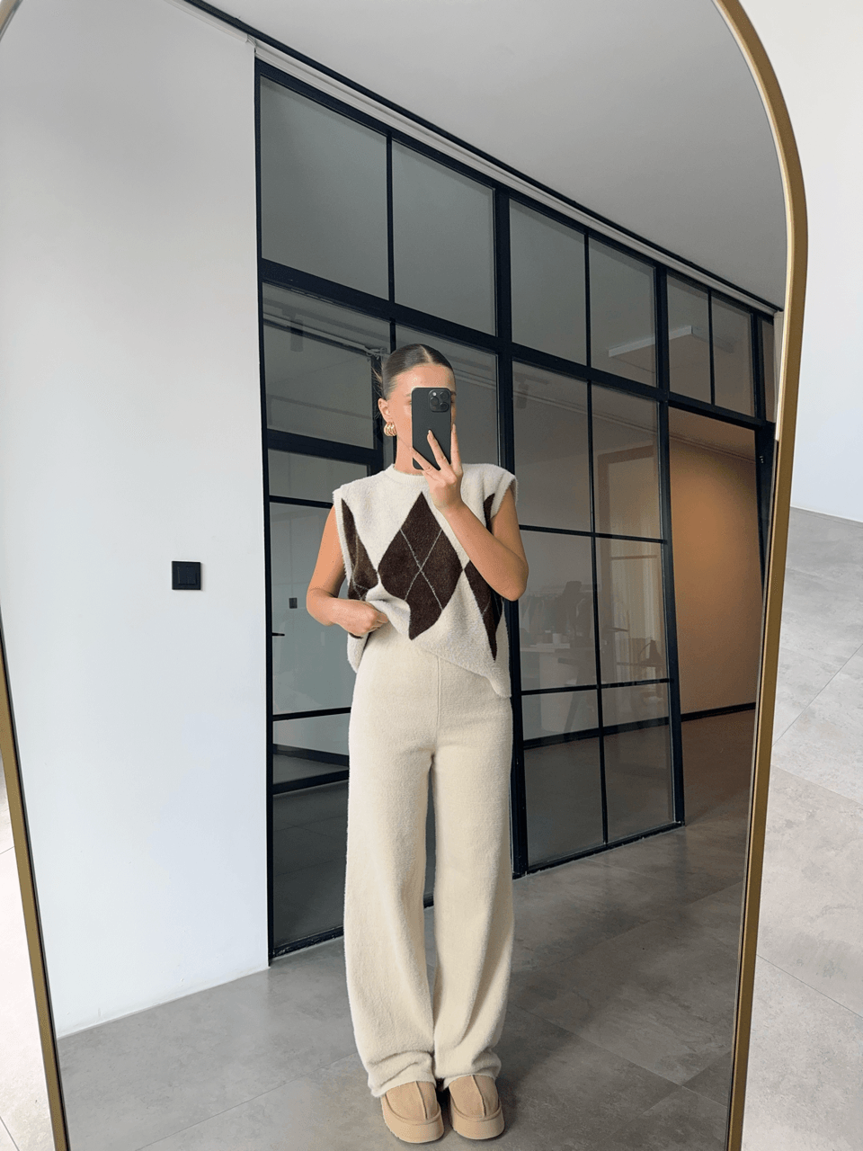 PELUŞ DOKULU BEJ RENGİ TRİKO PANTOLON