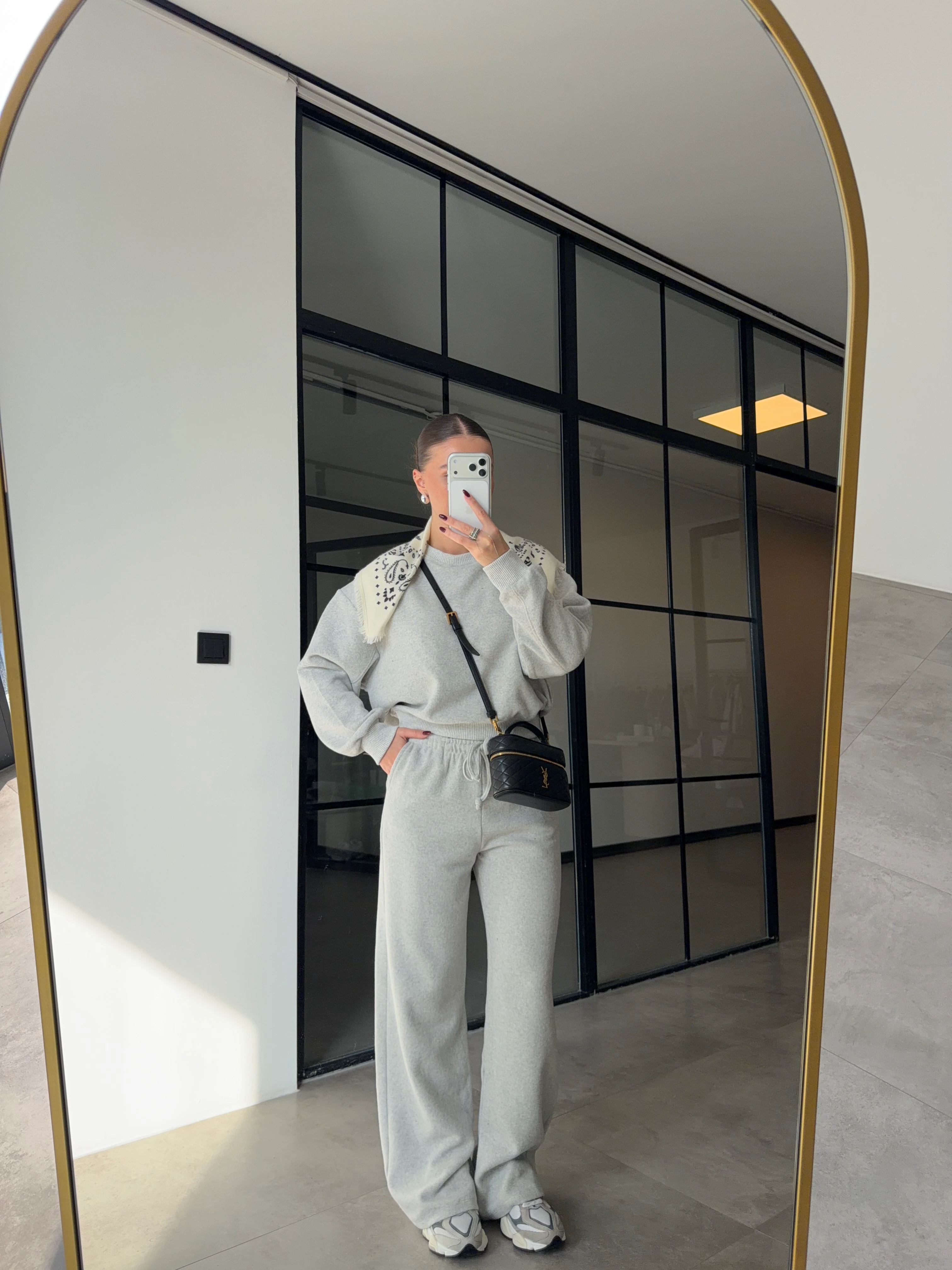 BİSİKLET YAKA GRİ SELANİK KUMAŞ TAKIM