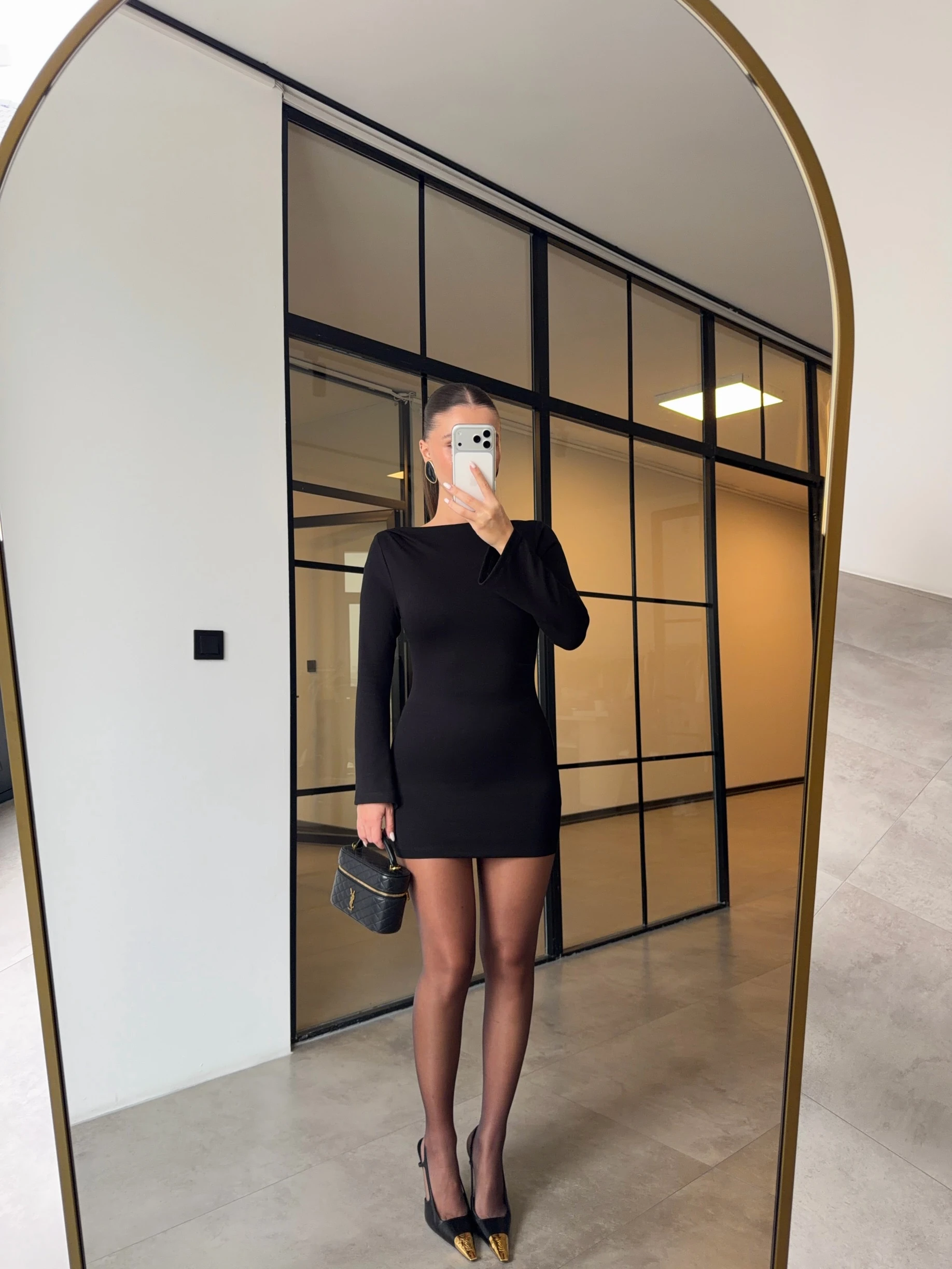 PARÇALI SİYAH MİNİ ELBİSE