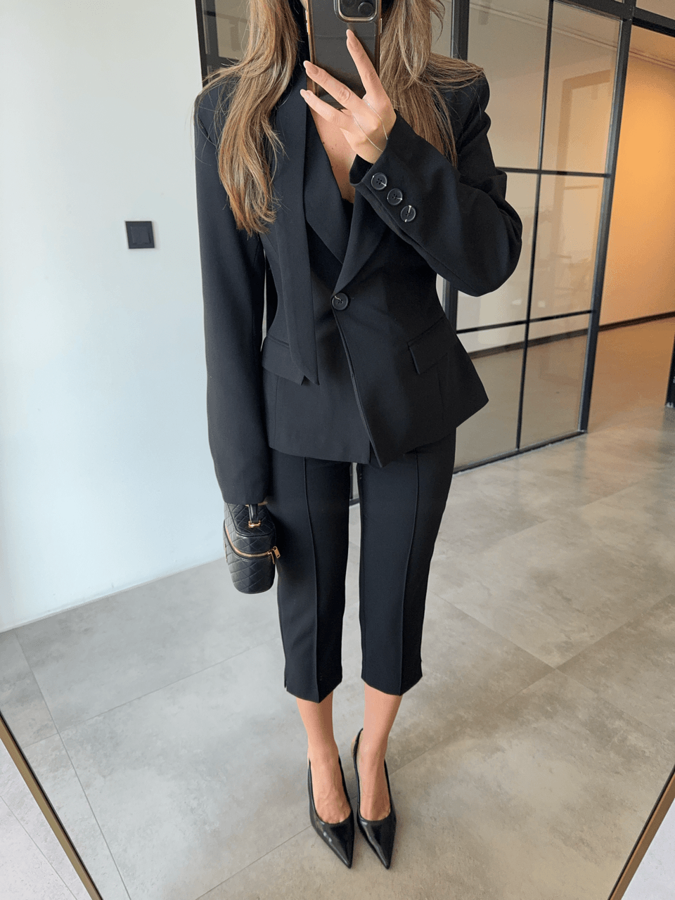 BELDEN OTURTMALI FULARLI SİYAH BLAZER CEKET