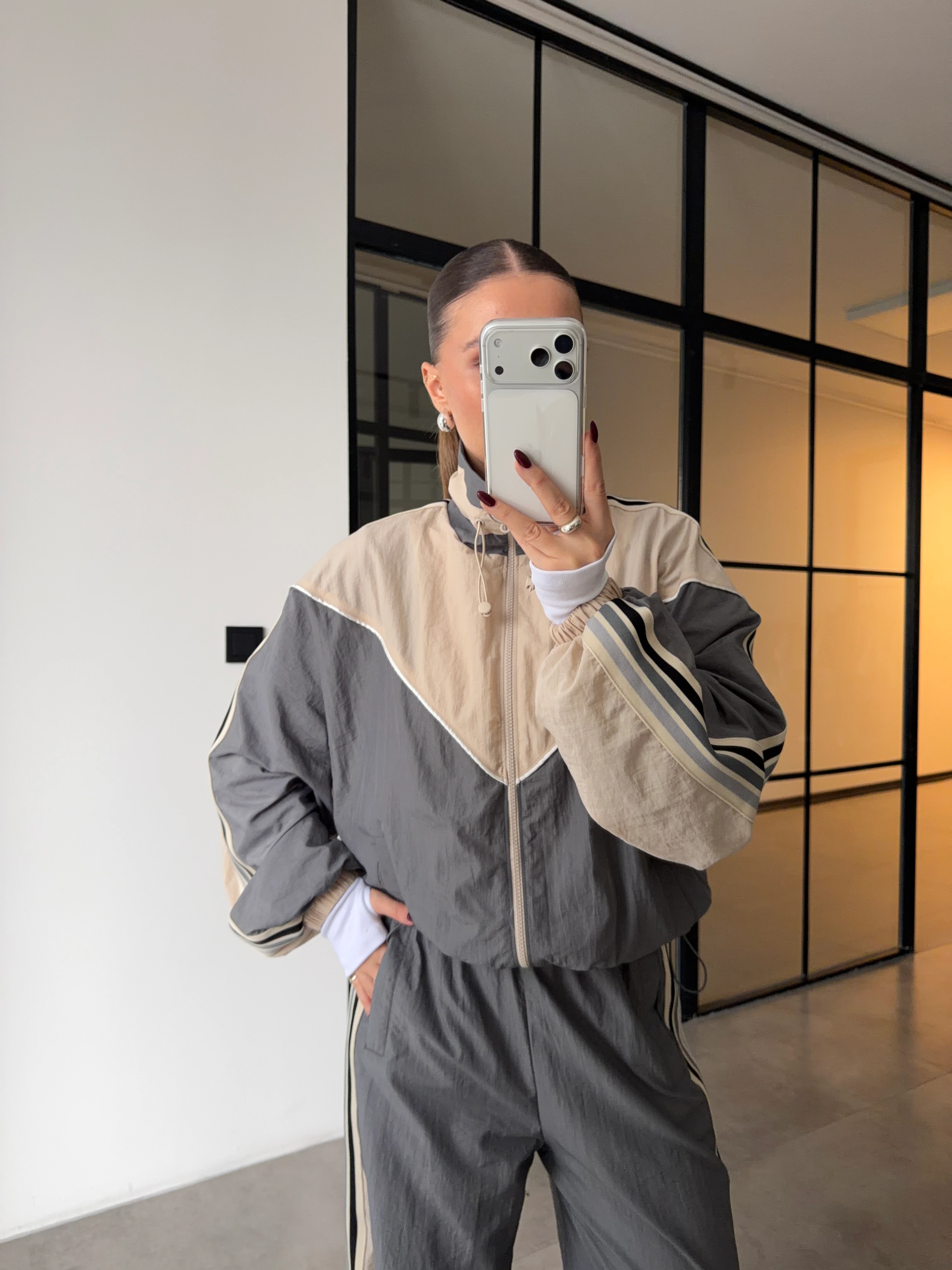 PARAŞÜT KUMAŞ ŞERİT DETAYLI EŞOFMAN TAKIMI