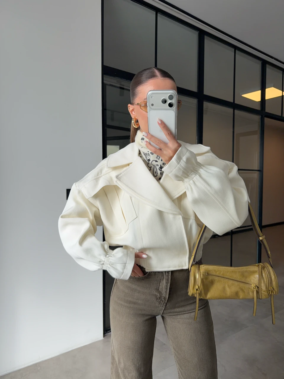 EKRU BELİ LASTİKLİ BOMBER CEKET