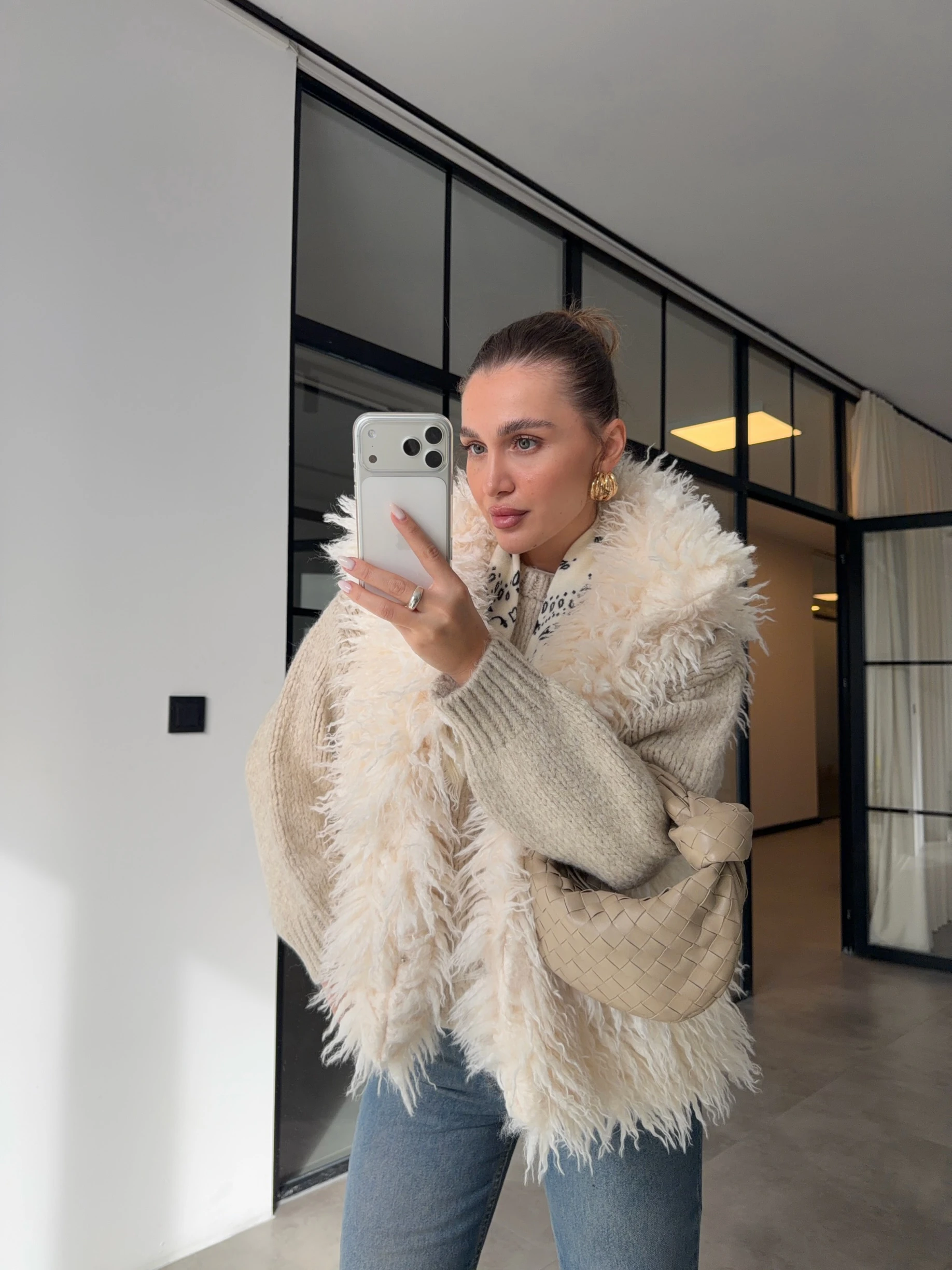 EKRU PELUŞ KÜRK YELEK