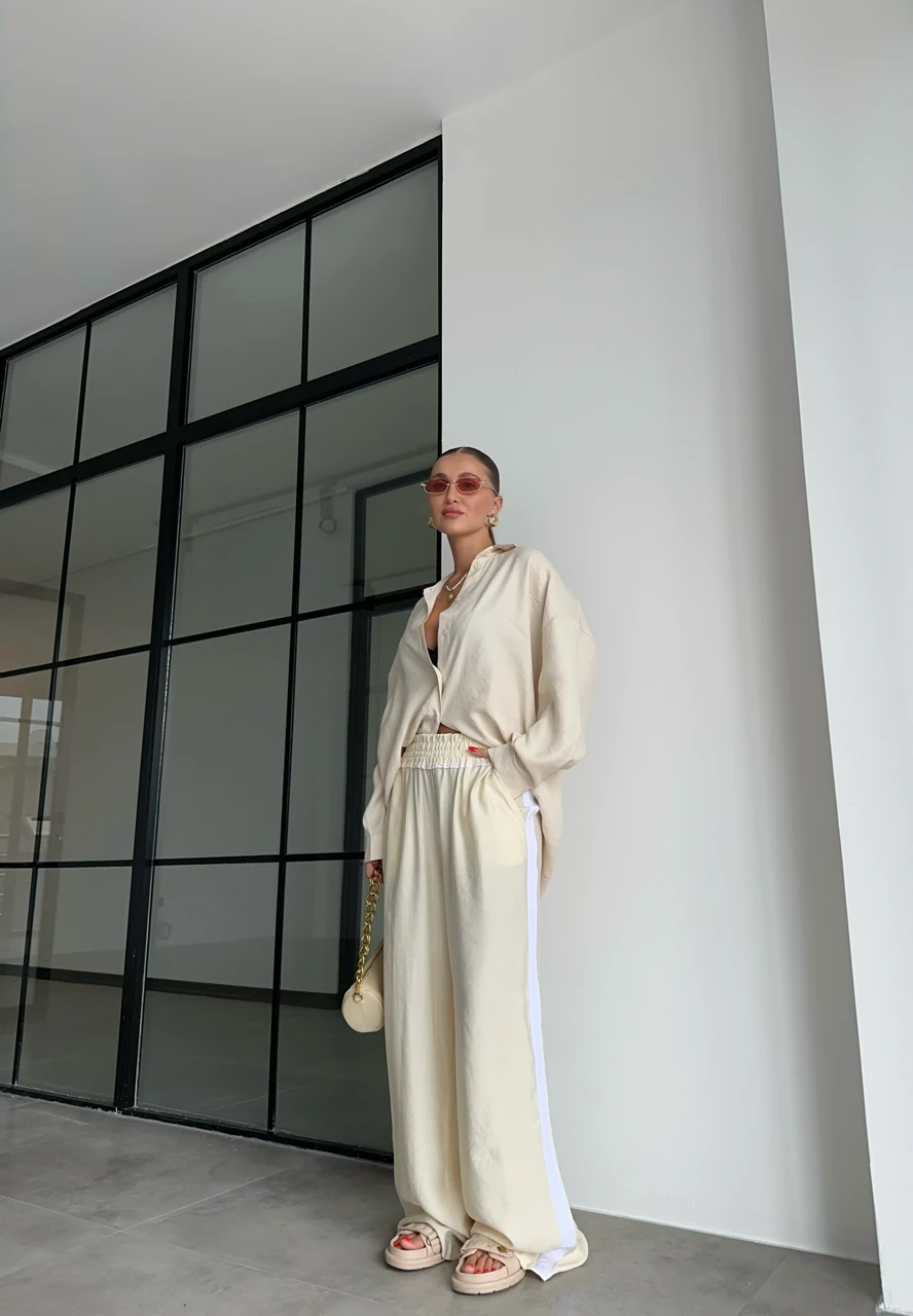 SAMPLE COMMENT SIRT BASKILI BEJ RENGİ TENSEL KUMAŞ TAKIM