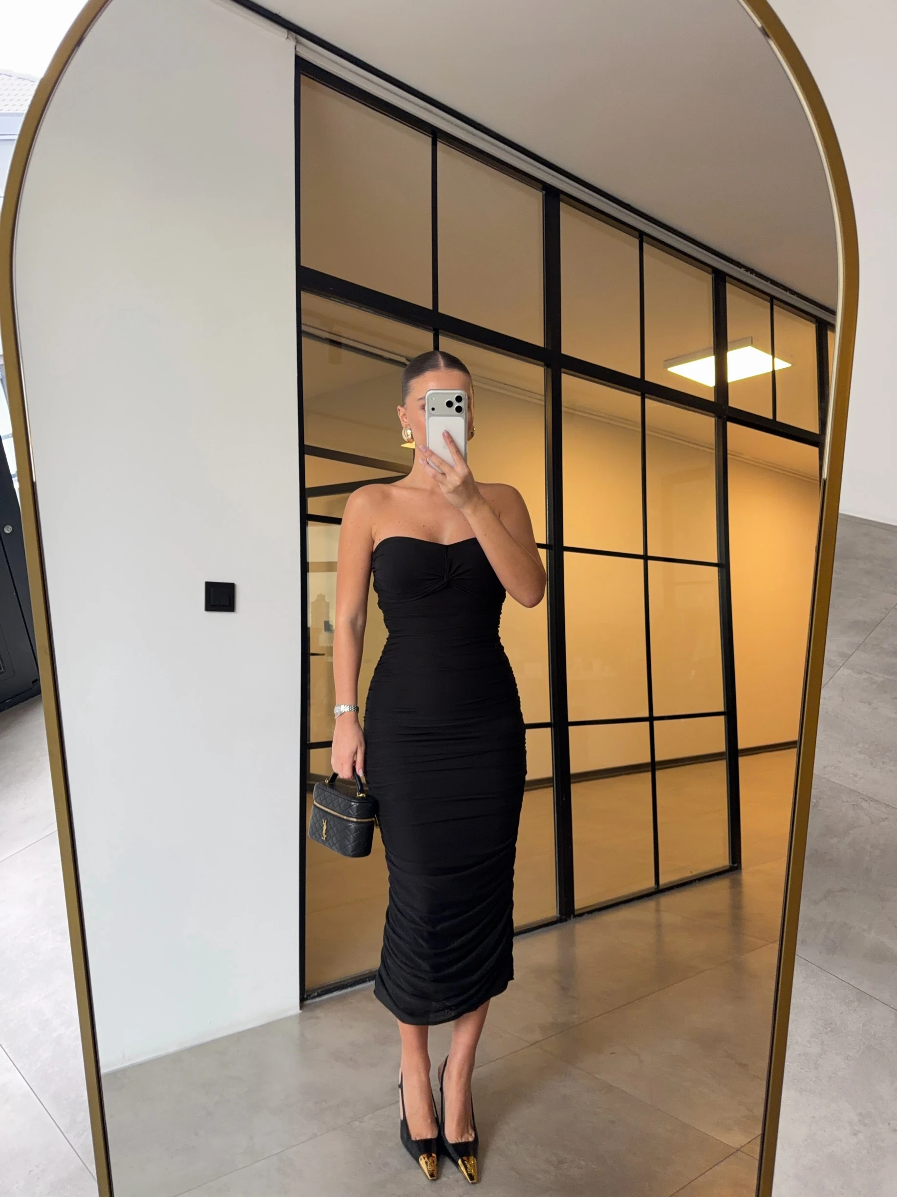 STRAPLEZ DRAPELİ ELBİSE