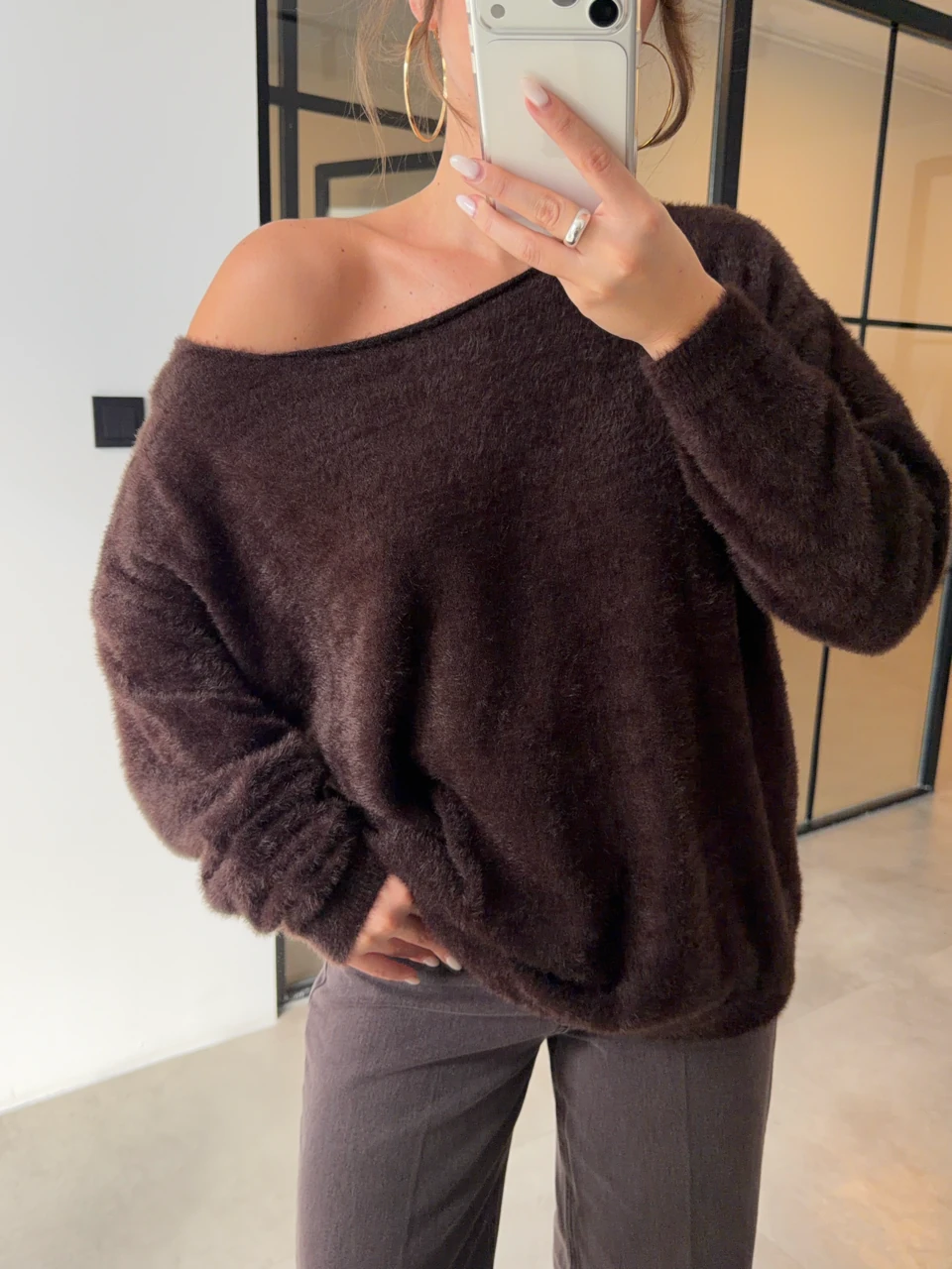 DÜŞÜK OMUZ YUMOŞ DOKULU OVERSİZE KAZAK