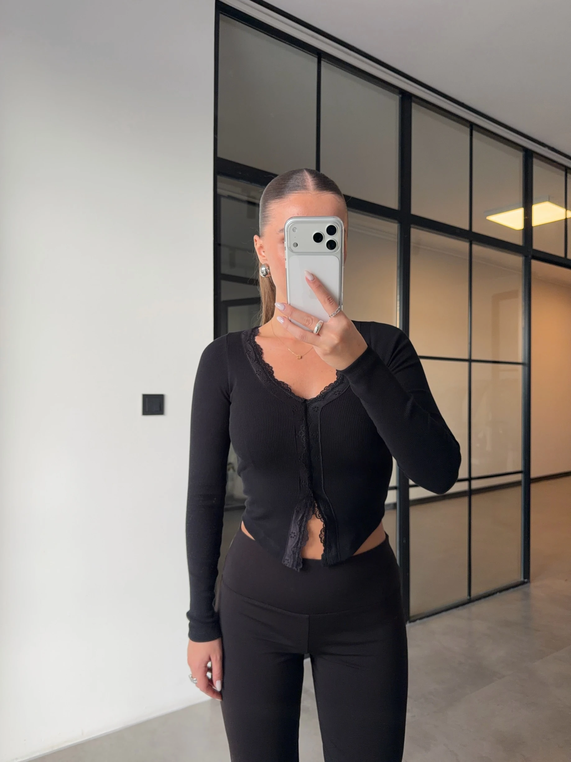 DANTEL DETAYLI SİYAH BODY