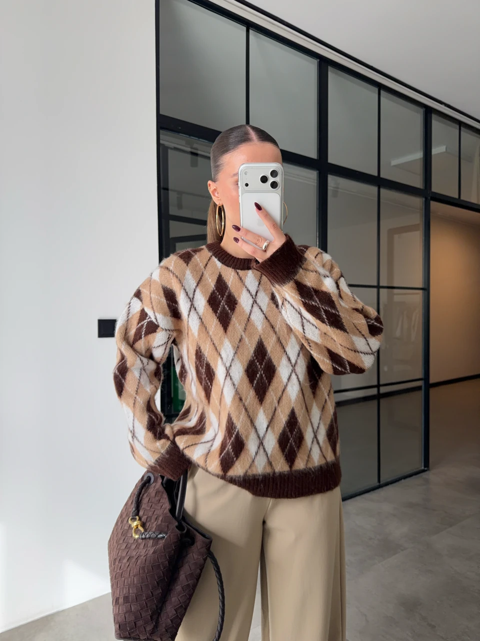 BİSİKLET YAKA KAHVERENGİ BAKLAVA DESENLİ KAZAK