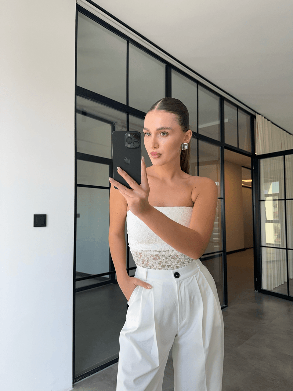 CROP ASTARLI STRAPLEZ BEYAZ DANTEL BODYSUİT
