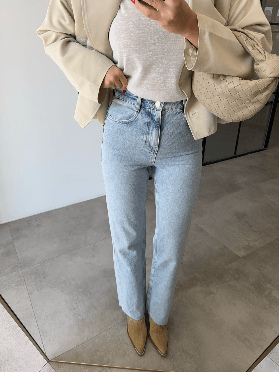 STRAİGHT LEG KESİK PAÇA YÜKSEK BEL AÇIK MAVİ JEAN