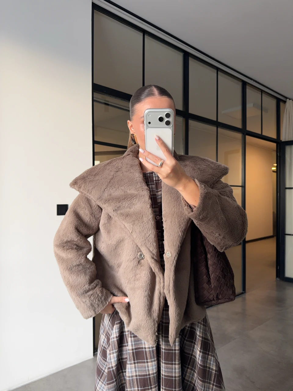 ŞAL YAKA KÜRK MONT