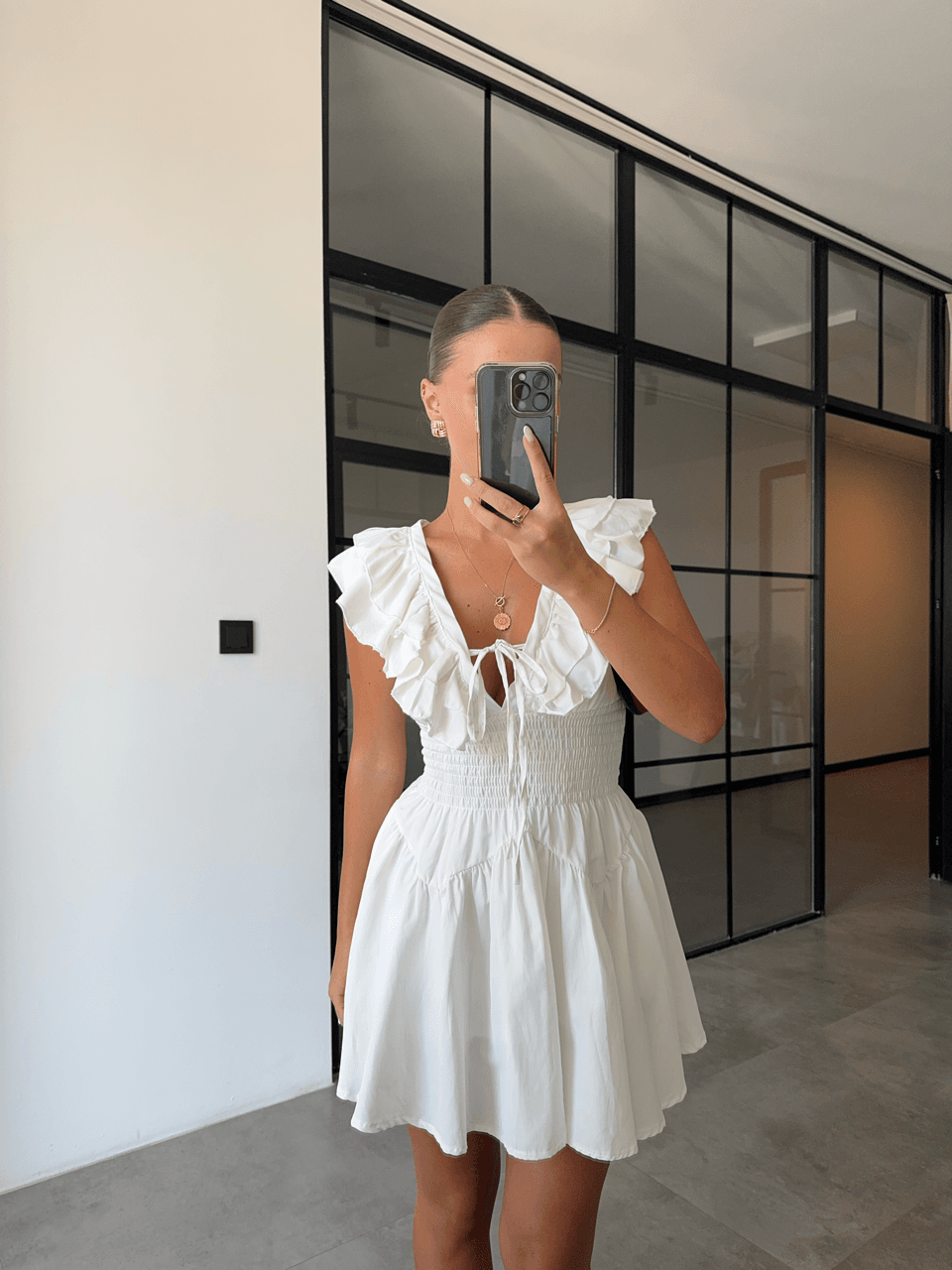 WHITE MINI DRESS WITH FRILL COLLAR