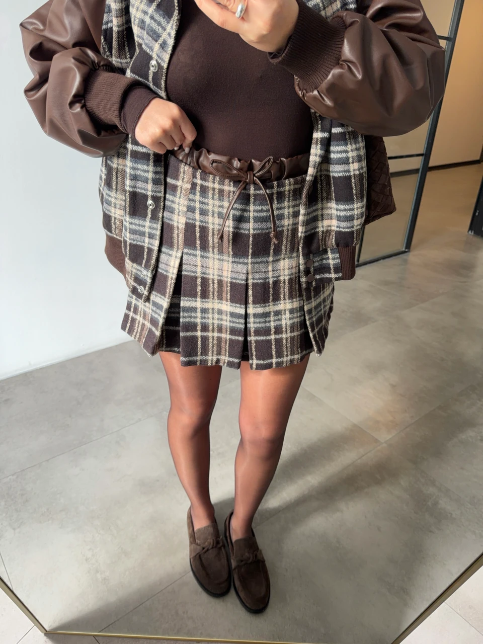 KAŞE EKOSELİ DERİ DETAYLI ŞORT ETEK