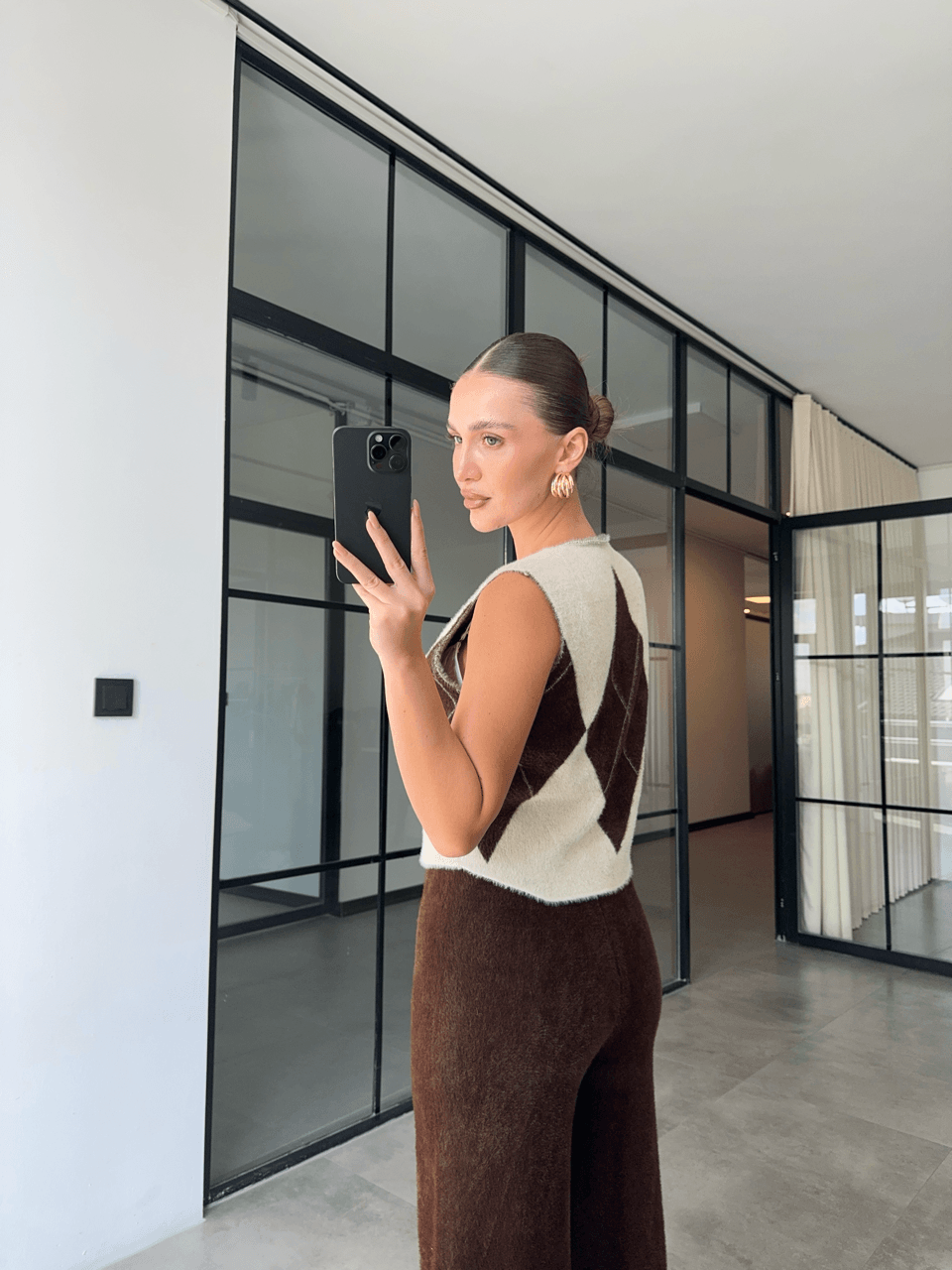 PELUŞ DOKULU KAHVERENGİ TRİKO PANTOLON