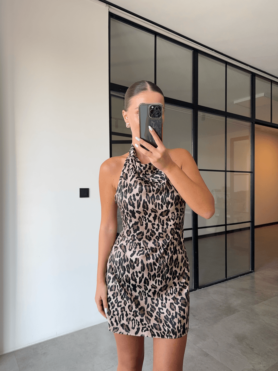 BOYUNDAN BAĞLAMALI LEOPAR SATEN ELBİSE