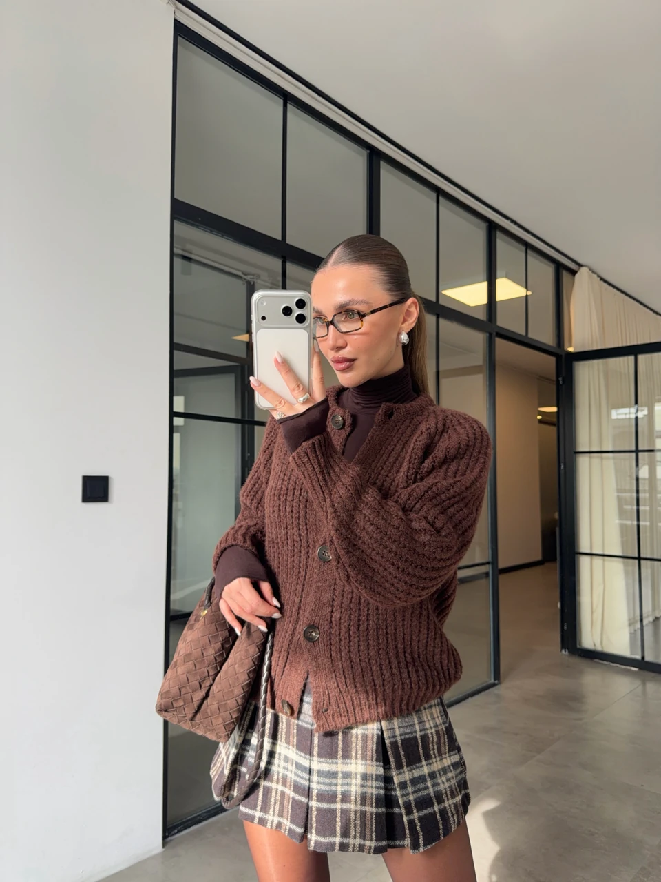 DÜĞMELİ SELANİK ÖRGÜ KAHVERENGİ HIRKA