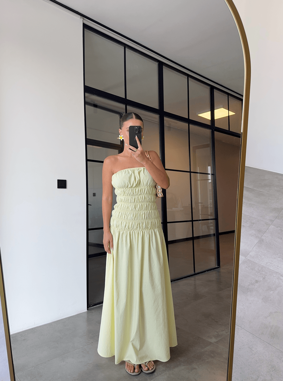 BÜZGÜLÜ STRAPLEZ SARI MAXİ ELBİSE