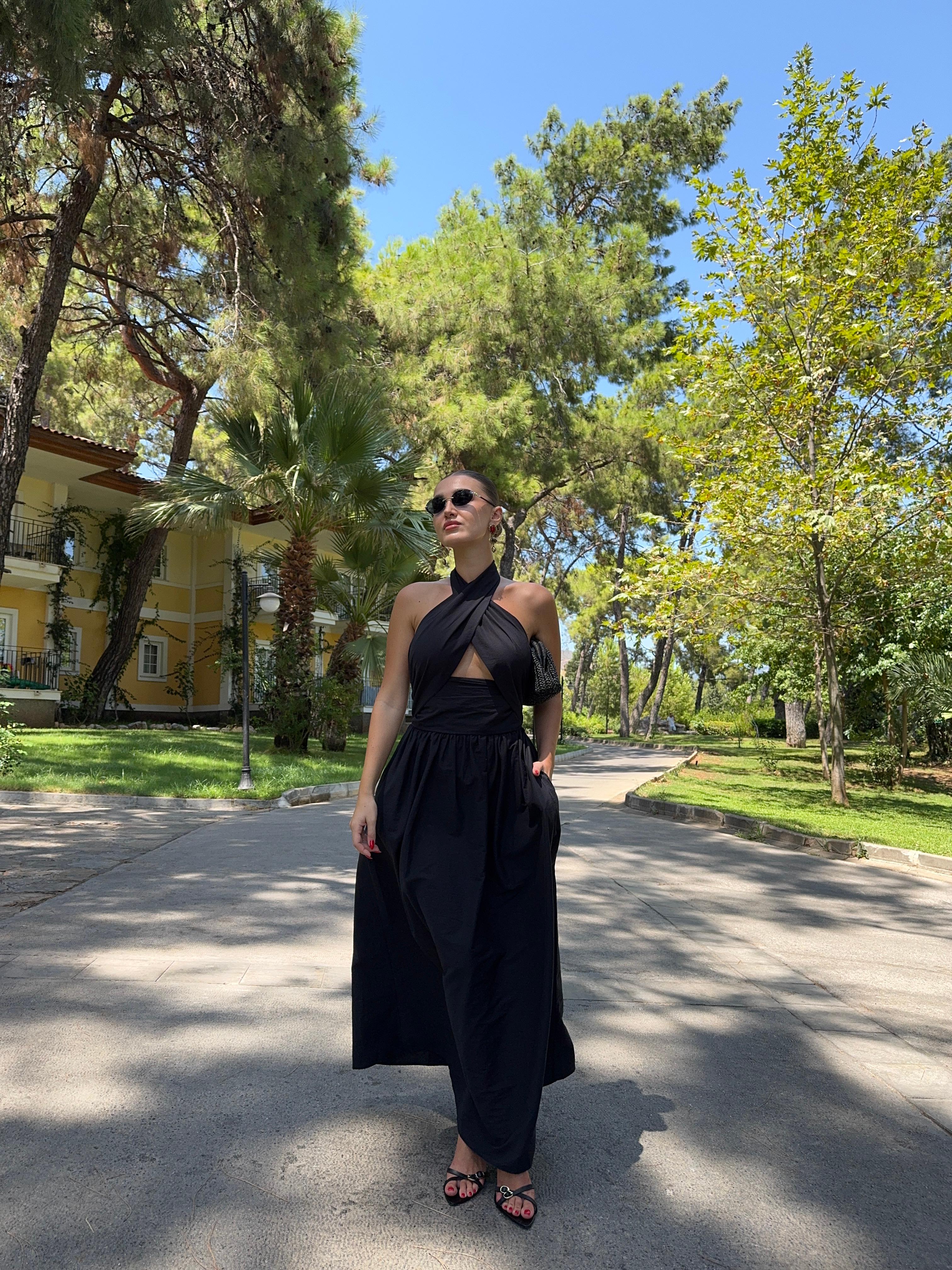 BOYUNDAN BAĞLAMALI MAXİ SİYAH ELBİSE