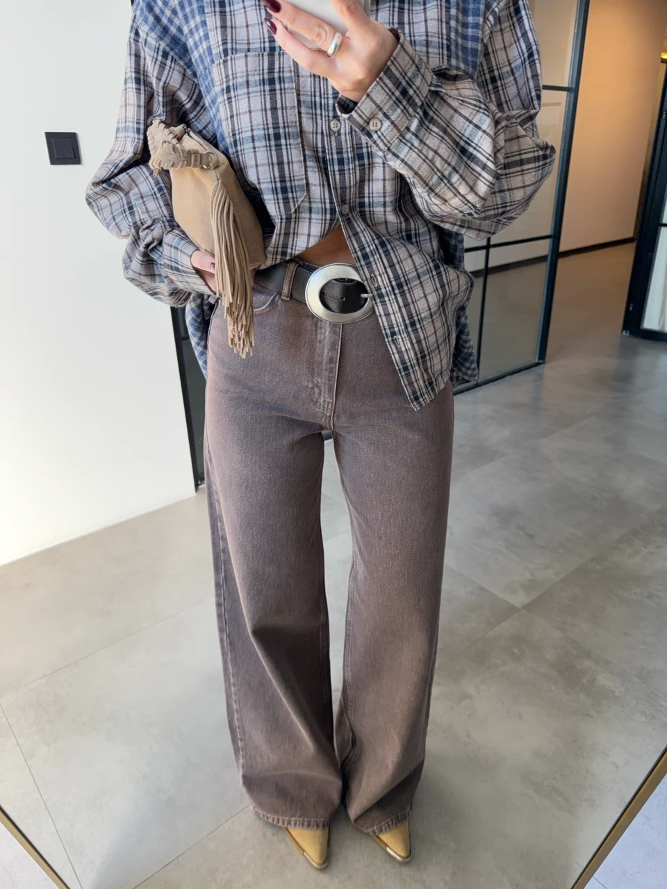 YÜKSEK BEL KAHVERENGİ YIKAMALI JEAN