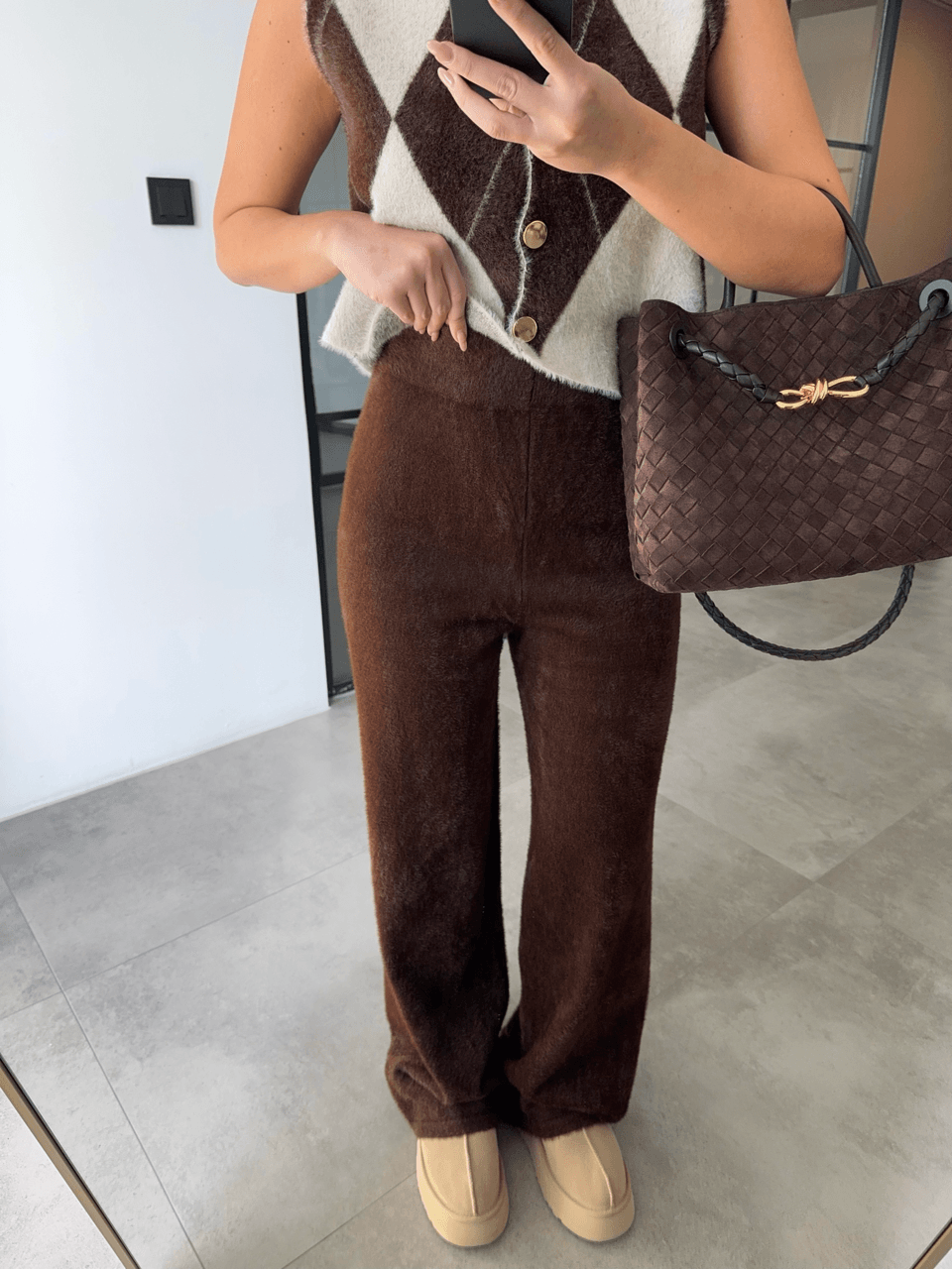 PELUŞ DOKULU KAHVERENGİ TRİKO PANTOLON