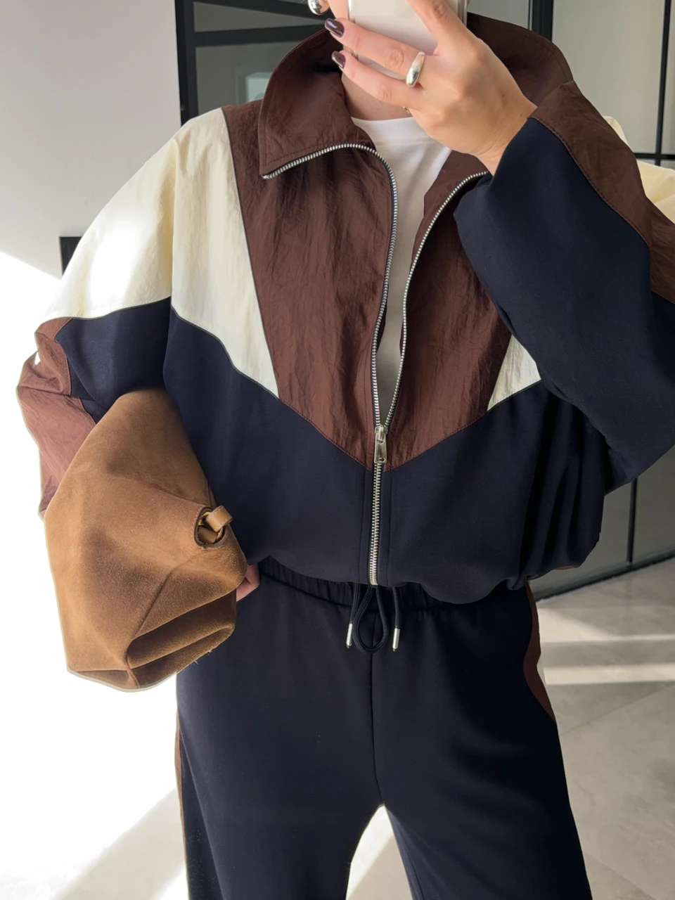 RENKLİ PARÇALI EŞOFMAN TAKIMI