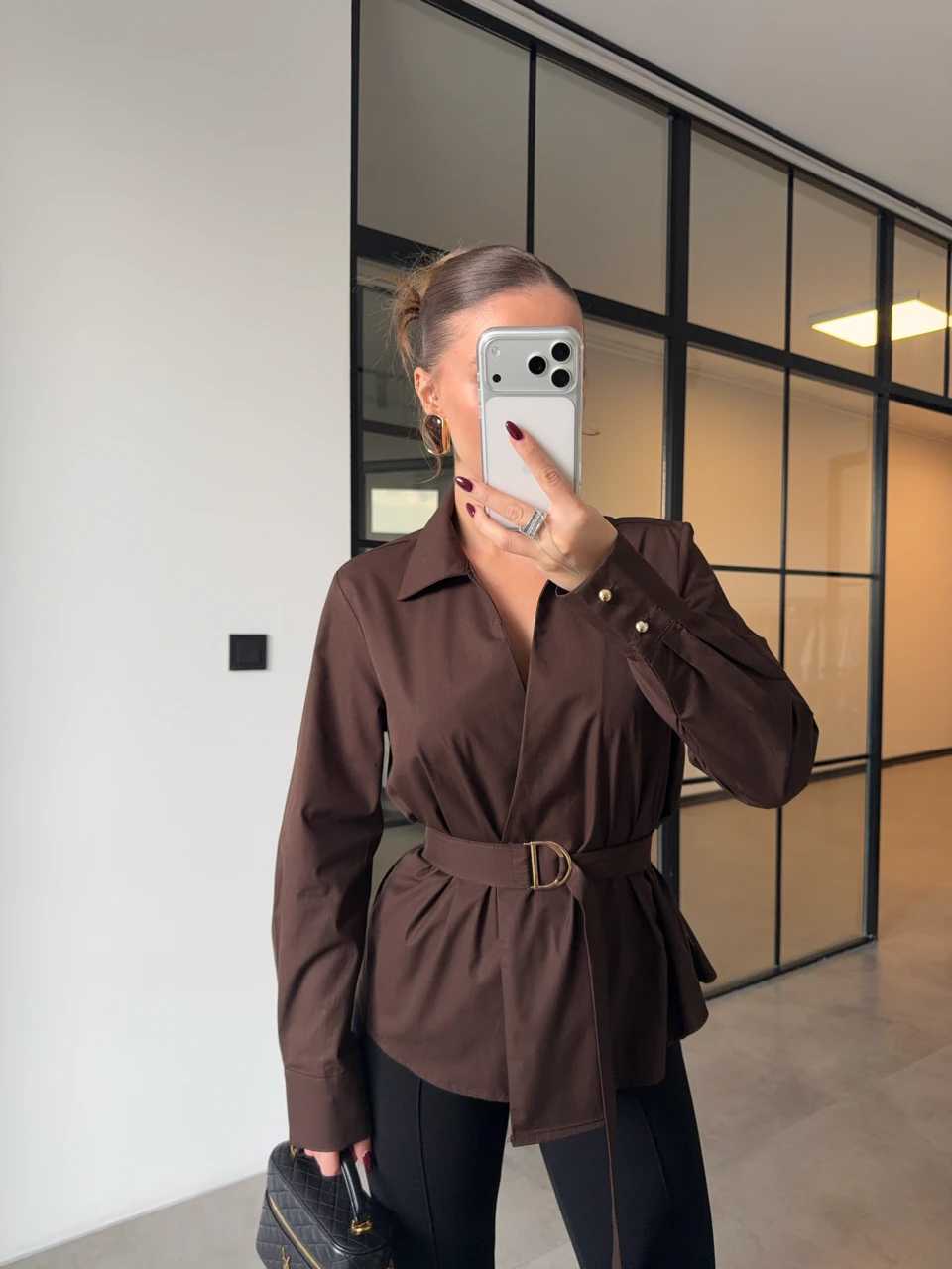 KEMERLİ ACI KAHVE POPLİN GÖMLEK