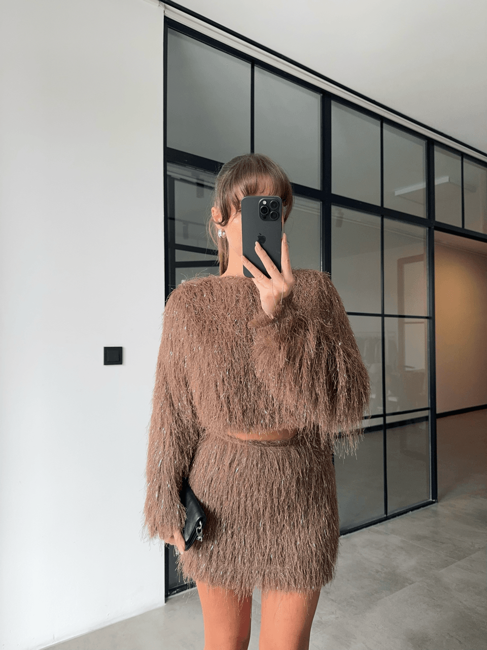 KAHVERENGİ SAÇAKLI ETEK CROP BLUZ TAKIM