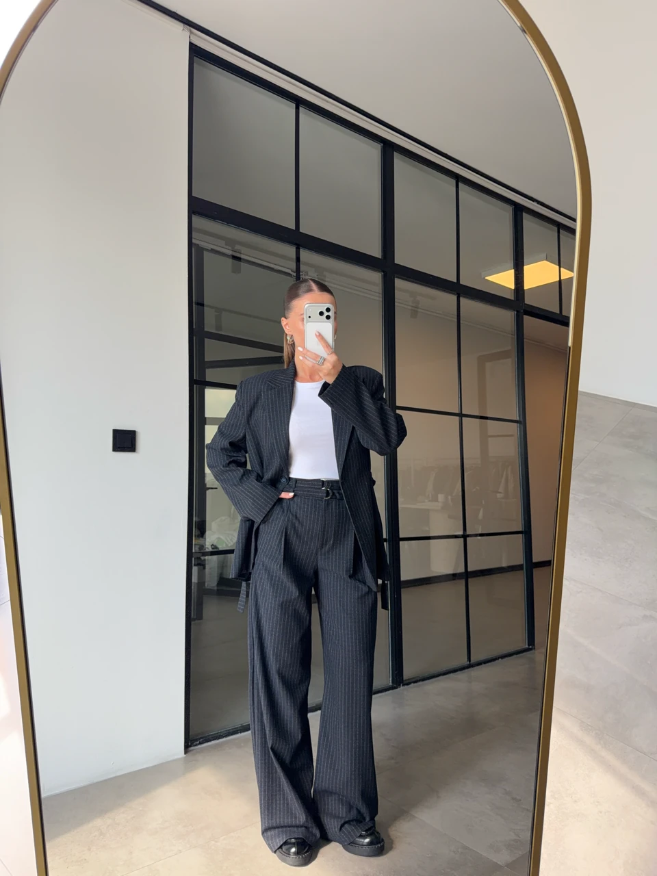 KEMER DETAYLI ÇİZGİLİ LACİVERT CEKET PALAZZO TAKIM