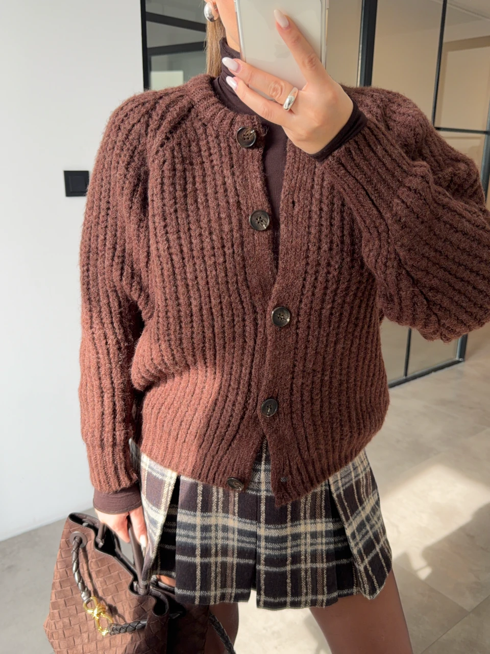 DÜĞMELİ SELANİK ÖRGÜ KAHVERENGİ HIRKA