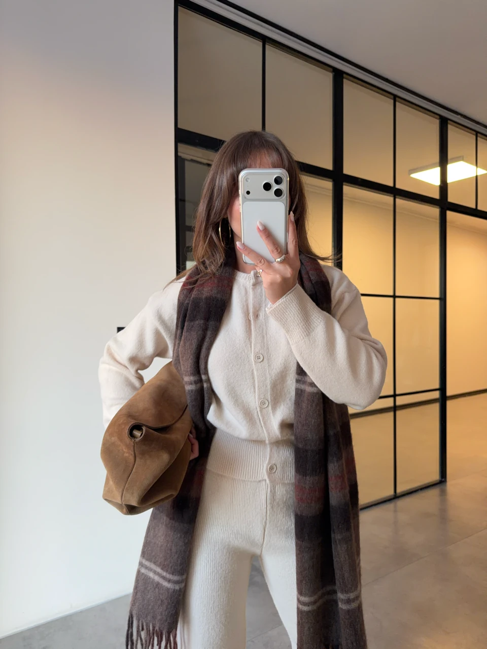 BEJ RENGİ BİSİKLET YAKA DÜĞMELİ HIRKA PANTOLON TRİKO TAKIM