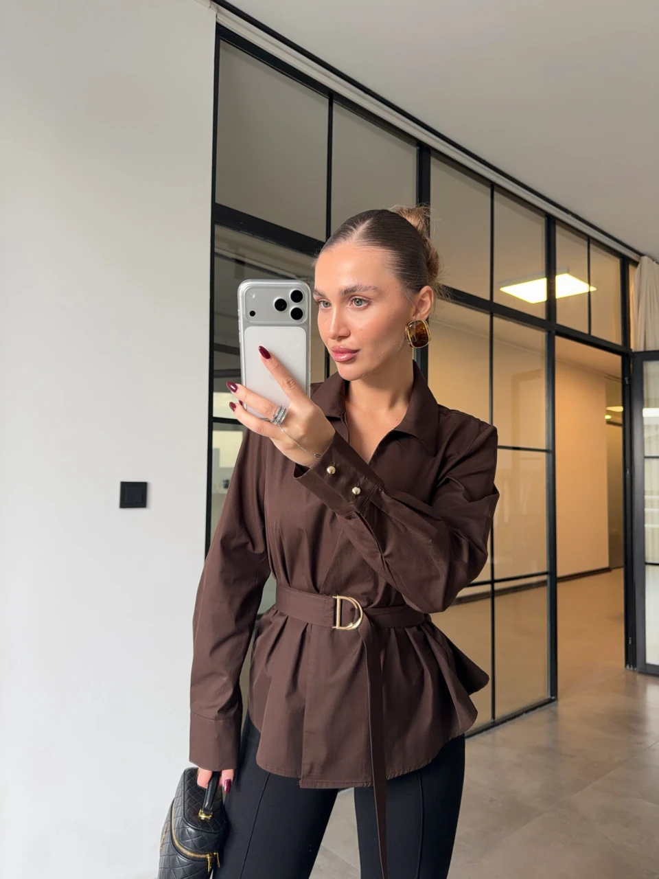 KEMERLİ ACI KAHVE POPLİN GÖMLEK