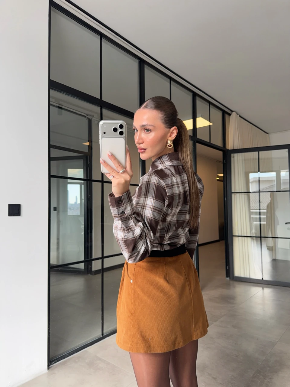 EKOSE DETAYLI KADİFE ŞORT ETEK