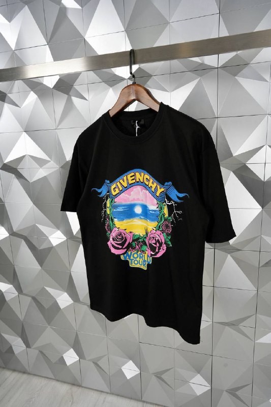 Givenchy Logo Premium T-Shirt