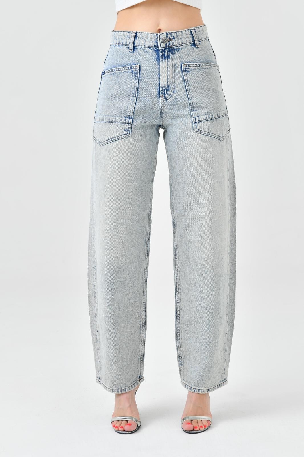 CUFFED JEANS