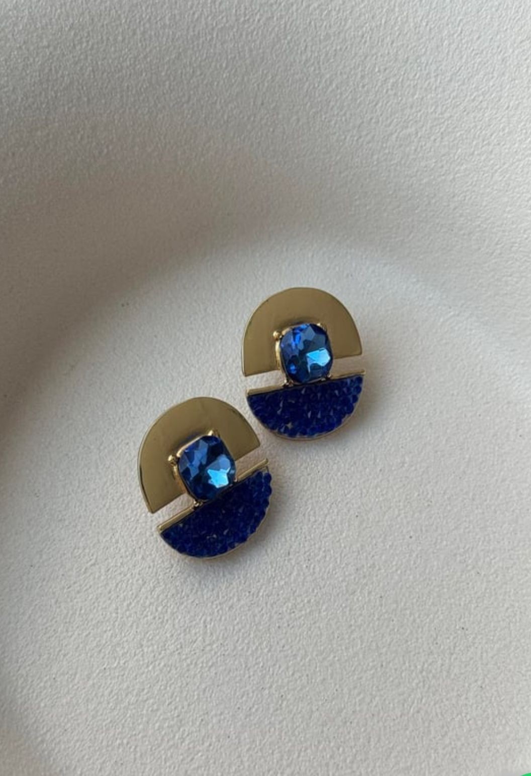 MAVİ TAŞLI GOLD KÜPE