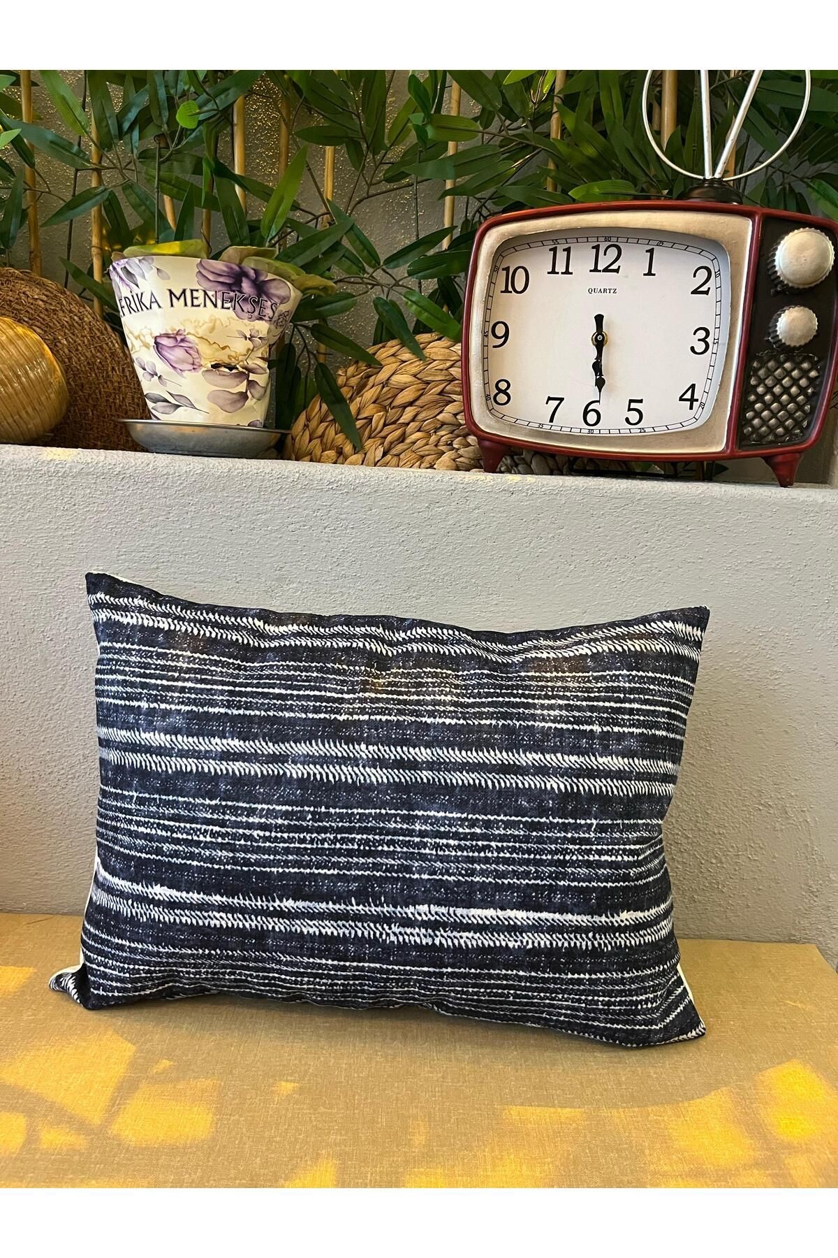 Anika Batik Desenli Denim Görünümlü Dikdörtgen Kırlent Kılıfı İndigo
