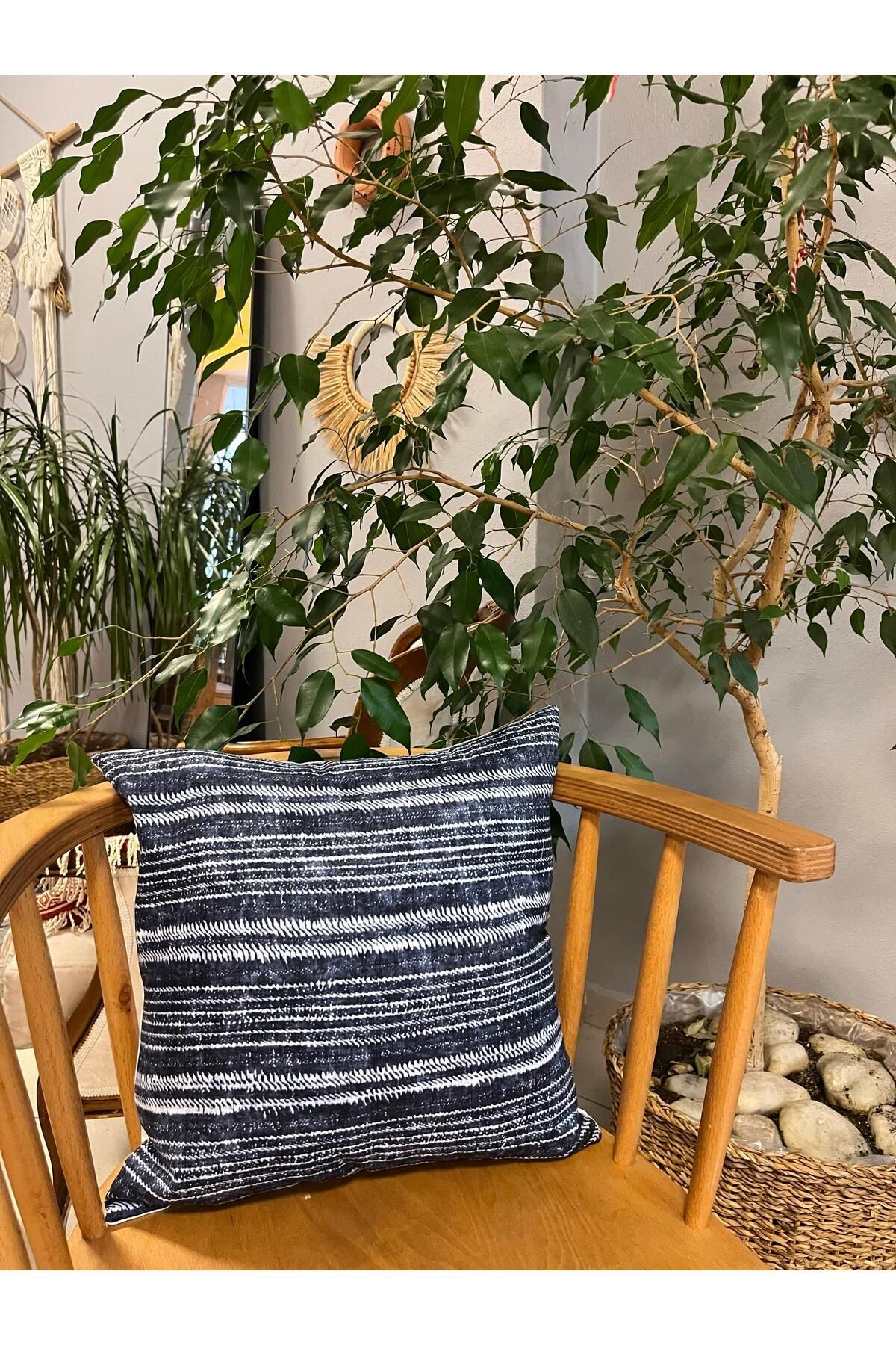 Anika Batik Desenli Denim Görünümlü Kare Kırlent Kılıfı İndigo