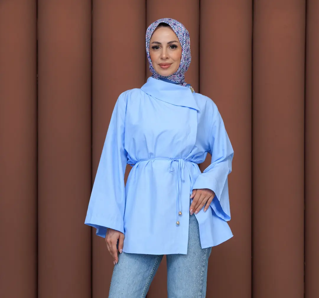 Kadın mavi tunik ve gömlek modelleri