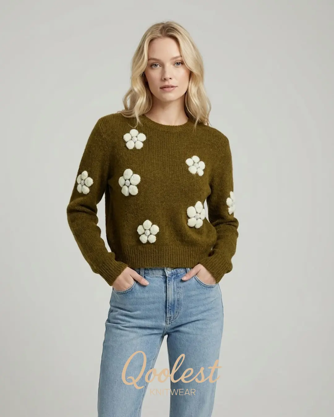 kadin-haki-yesil-bisiklet-yaka-uc-boyutlu-beyaz-cicekli-soft-touch-triko-kazak