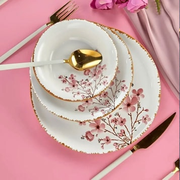 Pembe Sakura 18 Parça 6 Kişilik Yemek Takımı – Zarif Kiraz Çiçeği Deseni ve Pastel Pembe Şıklığı