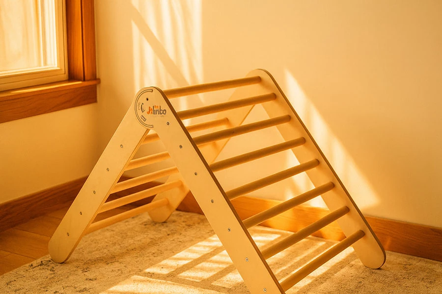 Güneş ışığıyla ısınan doğal ahşap tonları