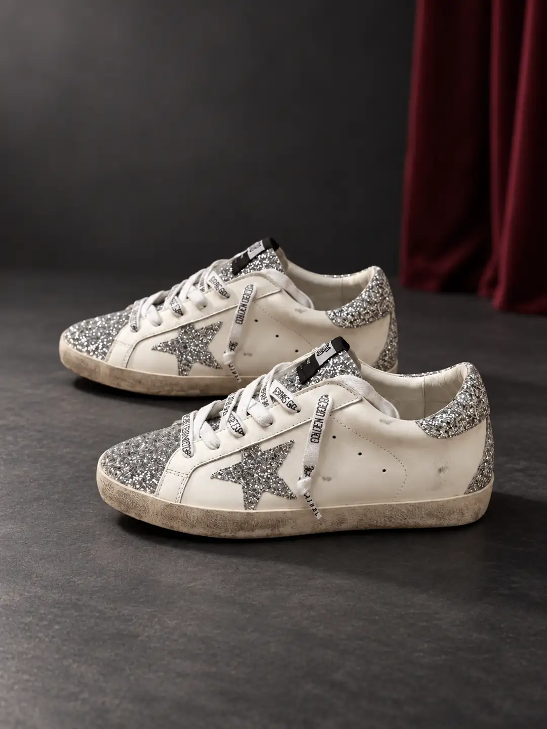 Golden Goose gümüş yıldızlı sneaker koleksiyonu