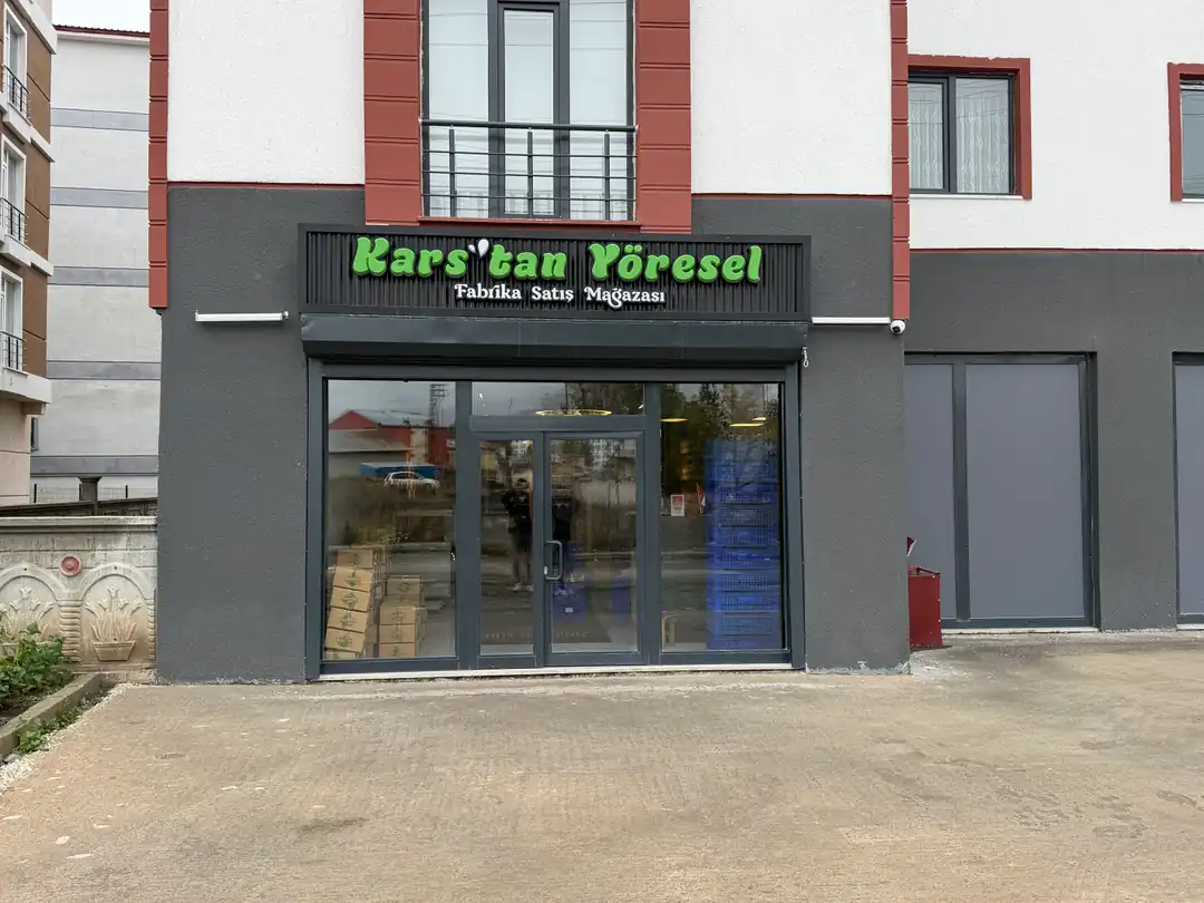 Kars'ta bir fabrika satış mağazası