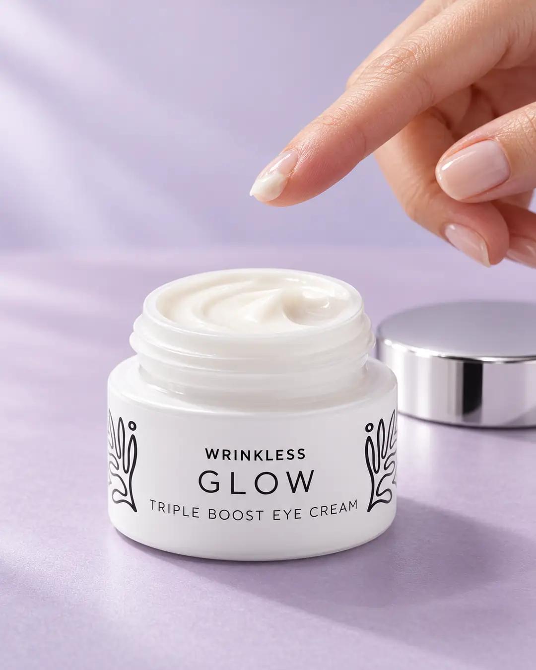 Dr.Lap Glow göz kremi parmak ucuyla alınıyor